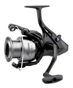 Okuma AK 5000 Baitfeeder Spinning Fishing Reel With Spare Graphite Spool
